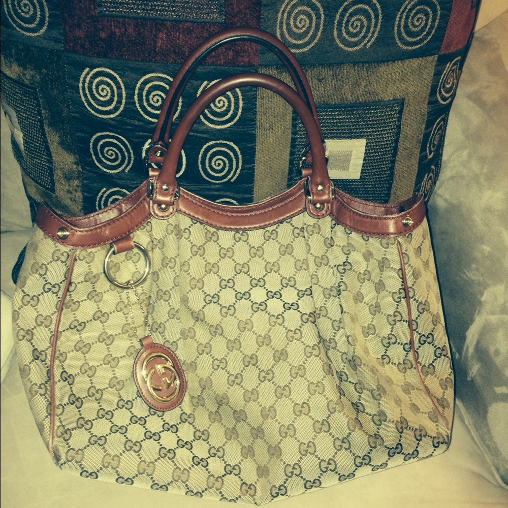 💯Authentic Gucci Bag✨FINAL PRICE ✂️✨ - Picture 3 of 4